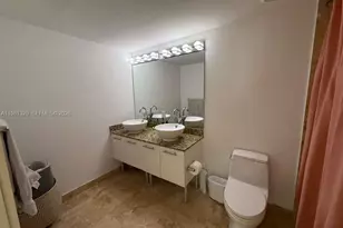 41 SE 5th St, Miami, FL 33131 - Photo 17