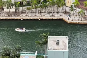 41 SE 5th St, Miami, FL 33131 - Photo 25