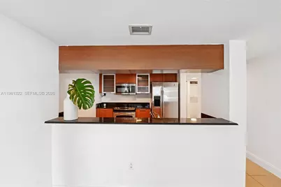 1800 N Bayshore Dr #2811, Miami, FL 33132 - Photo 5