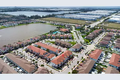 3438 W 104th Ter, Hialeah, FL 33018 - Photo 31
