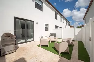 3438 W 104th Terrace, Hialeah, FL 33018 - Photo 5