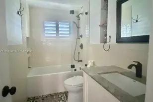 8040 Tatum Waterway Dr, Miami Beach, FL 33141 - Photo 9