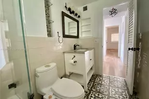 8040 Tatum Waterway Dr, Miami Beach, FL 33141 - Photo 7