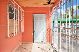 2415 NW 15th St, Miami, FL 33125 - Photo 5