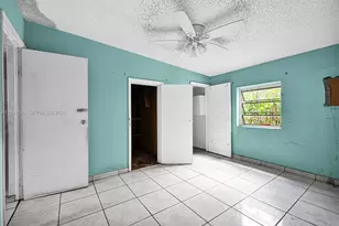 2415 NW 15th St, Miami, FL 33125 - Photo 21