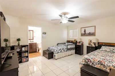 706 NW 135th Ct, Miami, FL 33182 - Photo 15