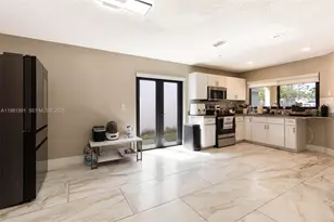 2836 W River Run Cir W, Miramar, FL 33025 - Photo 7