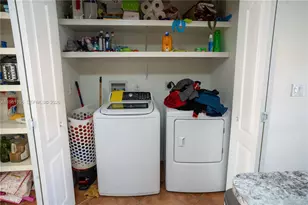 8520 NW 139th Terrace, Miami Lakes, FL 33016 - Photo 11