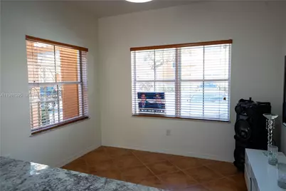 8520 NW 139th Ter #1607, Miami Lakes, FL 33016 - Photo 7