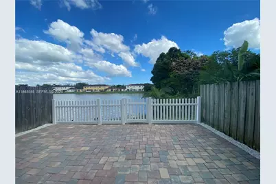 949 NE 42nd Ave, Homestead, FL 33033 - Photo 11