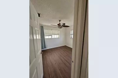 2885 Cambridge Rd, Lake Worth, FL 33462 - Photo 9