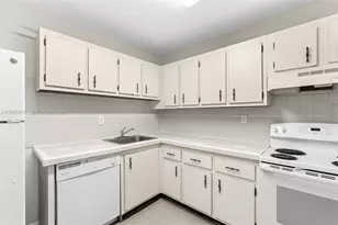 7825 Camino Real, Miami, FL 33143 - Photo 9