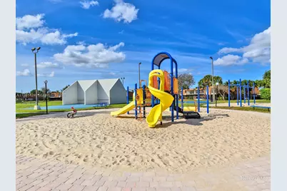 1663 E Harmony Lake Cir #., Davie, FL 33324 - Photo 31