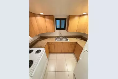 5 Olive Dr #24, Hialeah, FL 33010 - Photo 3