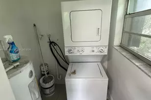 866 NW 70th St, Miami, FL 33150 - Photo 5