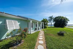 779 SW 31st St, Palm City, FL 34990 - Photo 7