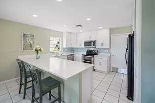 779 SW 31st St, Palm City, FL 34990 - Photo 9