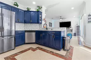 10816 SW 247 St, Homestead, FL 33032 - Photo 9