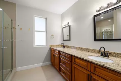 1139 NE 3rd Ave, Fort Lauderdale, FL 33304 - Photo 37