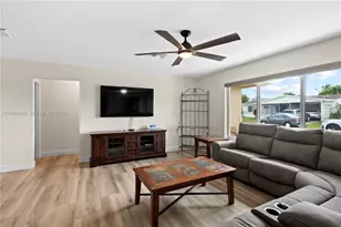 6945 NW 17th St, Margate, FL 33063 - Photo 5