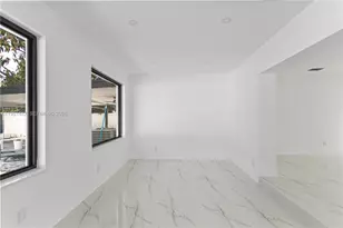 921 W 50th Pl, Hialeah, FL 33012 - Photo 21