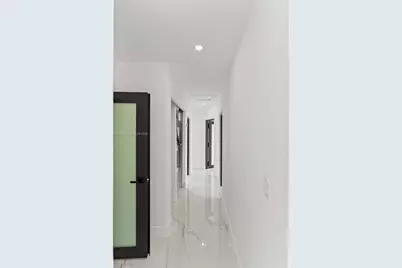 921 W 50th Pl, Hialeah, FL 33012 - Photo 21