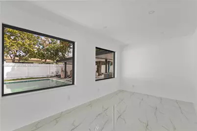 921 W 50th Pl, Hialeah, FL 33012 - Photo 19