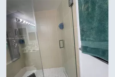1750 N Bayshore Dr #2814, Miami, FL 33132 - Photo 25