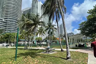 1750 N Bayshore Dr, Miami, FL 33132 - Photo 37