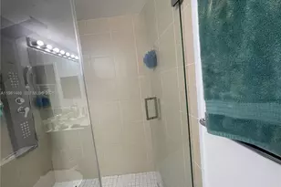 1750 N Bayshore Dr, Miami, FL 33132 - Photo 35