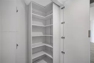 19101 NE 36th Ct, Aventura, FL 33180 - Photo 27