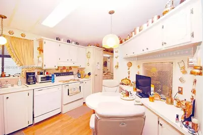 215 Laurelcrest Cir Valrico, Brandon, FL 33594 - Photo 17