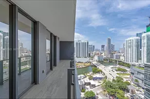 88 SW 7th St, Miami, FL 33130 - Photo 13