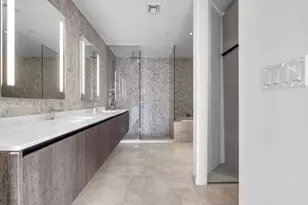88 SW 7th St, Miami, FL 33130 - Photo 9