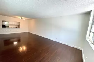19390 Collins Ave, Sunny Isles Beach, FL 33160 - Photo 9