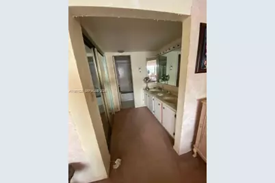 1100 Colony Point Cir #201, Pembroke Pines, FL 33026 - Photo 17