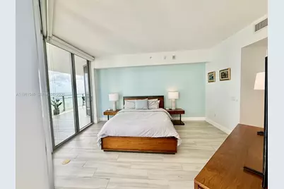 1300 Brickell Bay Dr #3406, Miami, FL 33131 - Photo 13