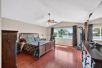 10376 SW 18th St, Davie, FL 33324 - Photo 47