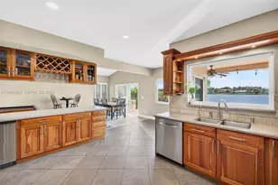 10376 SW 18th St, Davie, FL 33324 - Photo 15