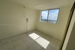 1700 NW N River Dr, Miami, FL 33125 - Photo 7