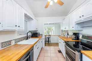 2379 Overbrook St, Coconut Grove, FL 33133 - Photo 17