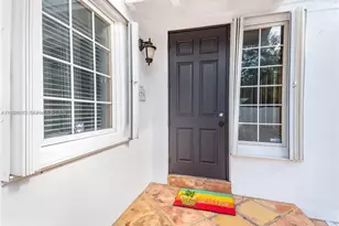 2379 Overbrook St, Coconut Grove, FL 33133 - Photo 9