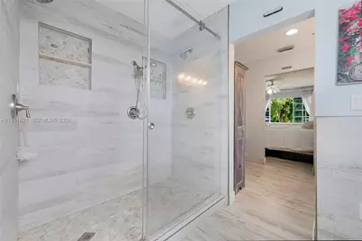 6350 NW 39th Ter, Virginia Gardens, FL 33166 - Photo 5