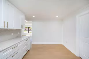 9361 SW 16th St, Miami, FL 33165 - Photo 7