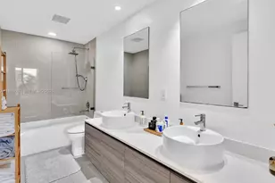 121 NE 34th St, Miami, FL 33137 - Photo 45