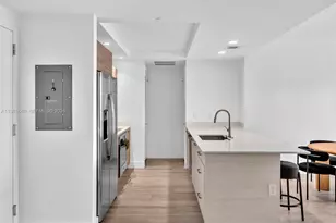 121 NE 34th St, Miami, FL 33137 - Photo 11