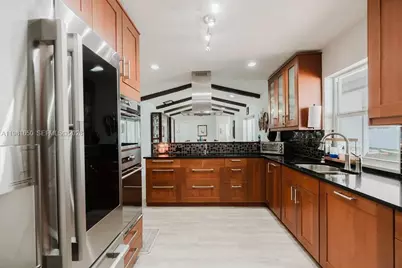 1710 NW 106th Ter, Pembroke Pines, FL 33026 - Photo 5