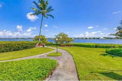 101 E Half Moon Cir #B, Hypoluxo, FL 33462 - Photo 57