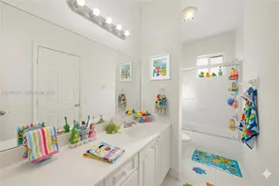 1166 NW 100th Ave, Pembroke Pines, FL 33024 - Photo 11