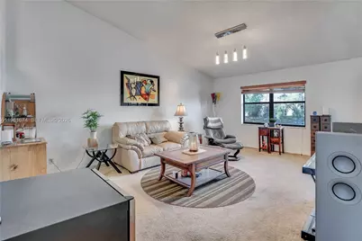 7641 NW 99th Ave, Tamarac, FL 33321 - Photo 17